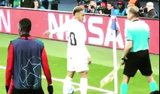 Neymar yan hakemi çıldırttı!