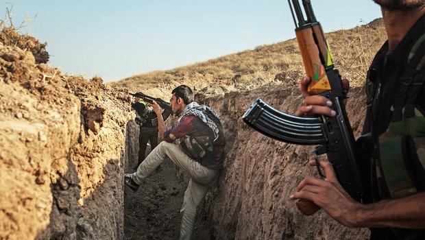 Fırat'ın batısından kovulan YPG'den hain plan! Siper kazıyorlar...