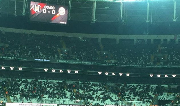 Vodafone Park'ta olay gönderme!