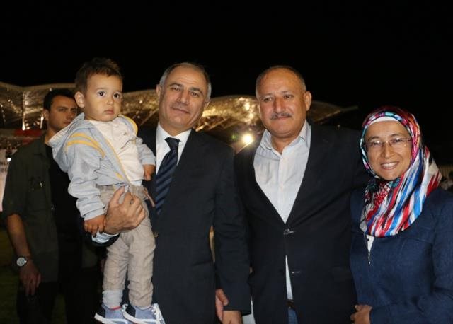 Bakanı Ala onları yalnız bırakmadı