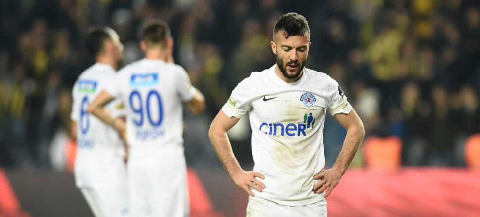 "Fenerbahçe'ye gol atarım" diyen Özgür Çek, golü kendi kalesine attı...