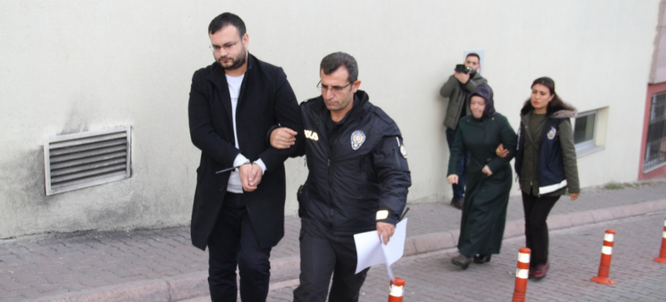 Mahrem askerler 'Gaybubet Evleri"nde yakalandı!