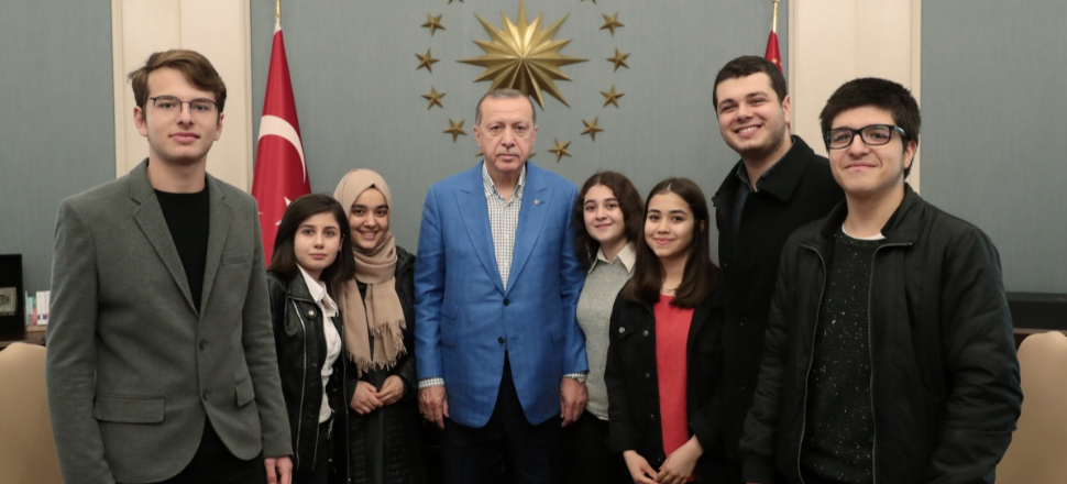 Cumhurbaşkanı Erdoğan gençleri Külliye'de ağırladı!