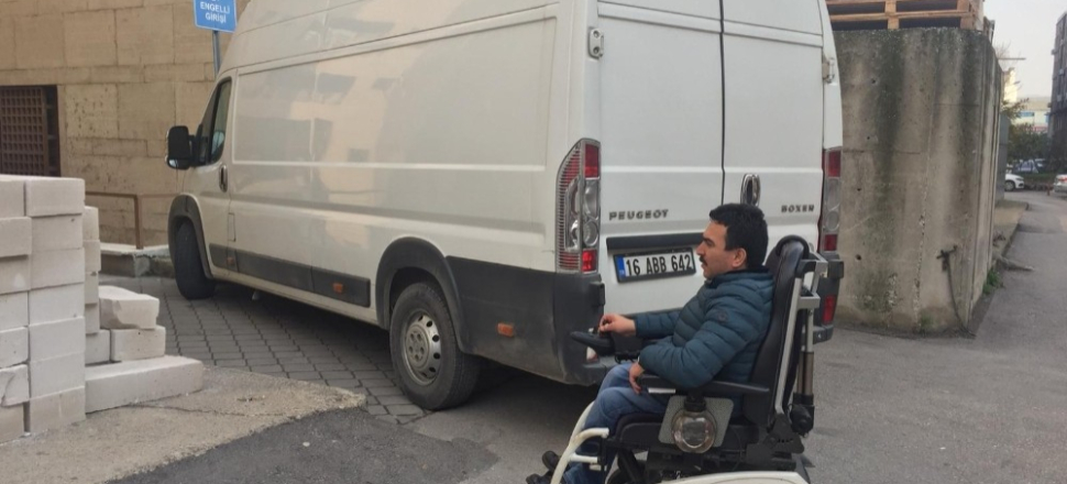 Bursa'da adliyeye girişine engel oldular!