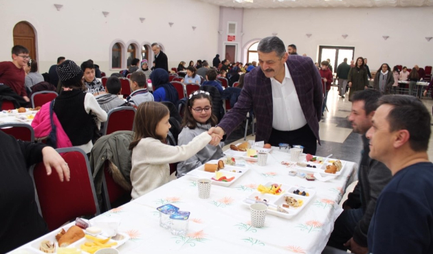 Bartın'da Başkan Akın, kursiyerler ile bir araya geldi!