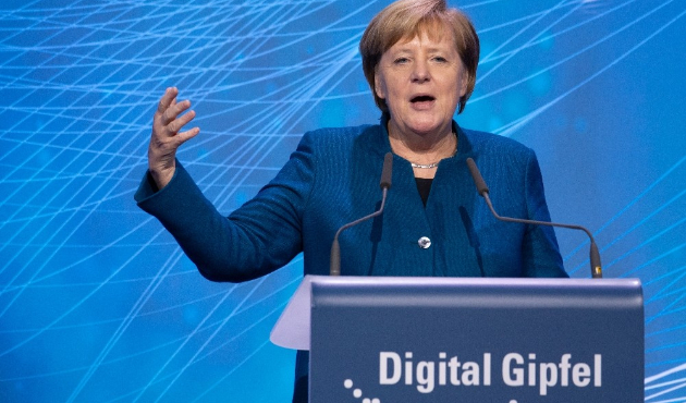 Forbes Merkel’i en güçlü kadın seçti