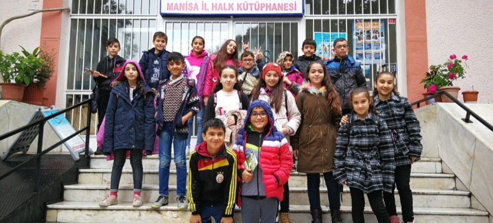 Önce kütüphane sonra tiyatro