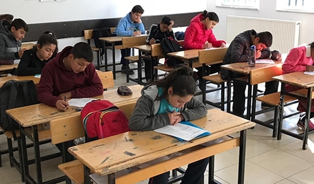 Bu lisede öğrenciler sınava gözetmensiz giriyor