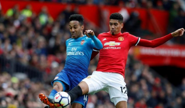 Arsenal kaçtı, Manchester United yakaladı...