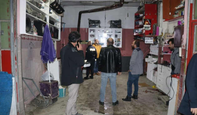 Silahla boynundan vurulan kişi ağır yaralandı