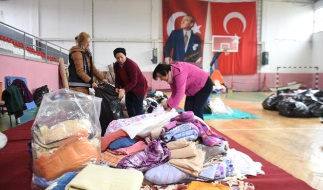 Sel mağduru Oğulpaşa'ya yardım yağdı