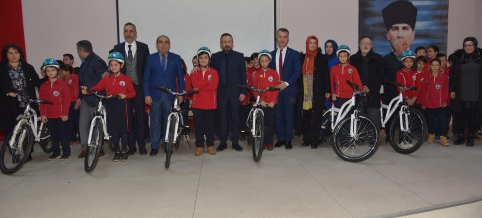 İzmit’te 168 öğrenci daha bisikletine kavuştu
