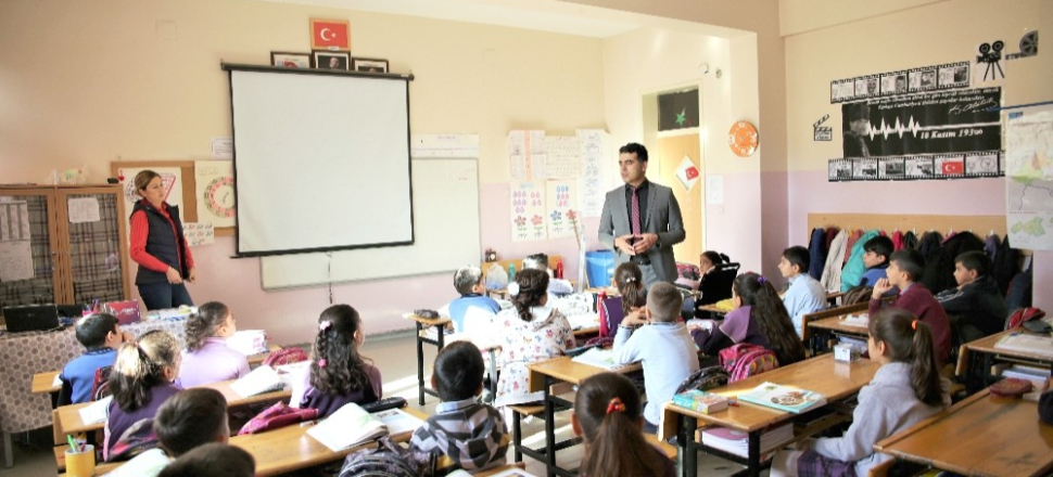 Öğrencilere temizlik ve çevre bilinci aşılanıyor
