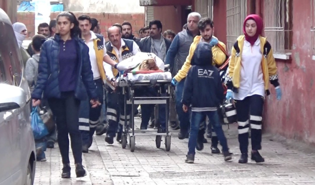 Diyarbakır’da anne ile kızı bacaklarından vuruldu
