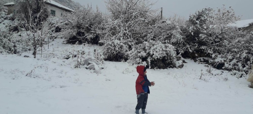 Manisa’nın yüksek kesimlerinde kar yağışı etkili oluyor