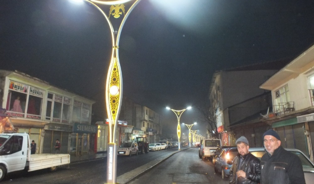 Kültür Caddesi ışıklandırıldı