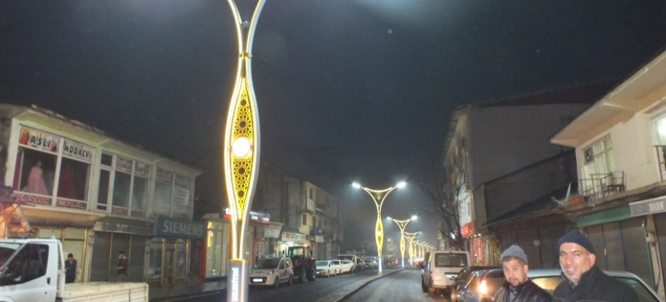 Kültür Caddesi ışıklandırıldı