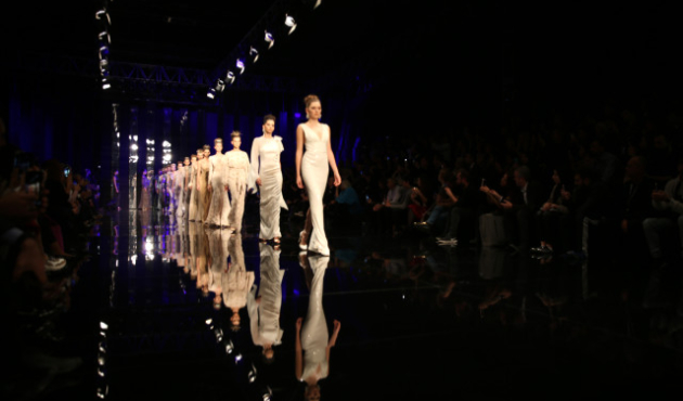 Dilek Hanif'ten,CNR Fashionist'e özel defile