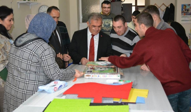 Kaymakam Çalık, Engelliler Derneğini ziyaret etti