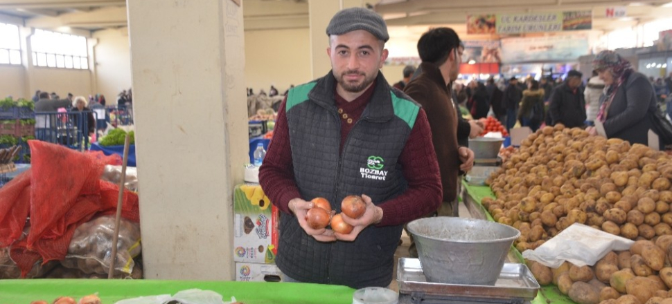 Bilecik’te pazarında zam şampiyonu kuru soğan