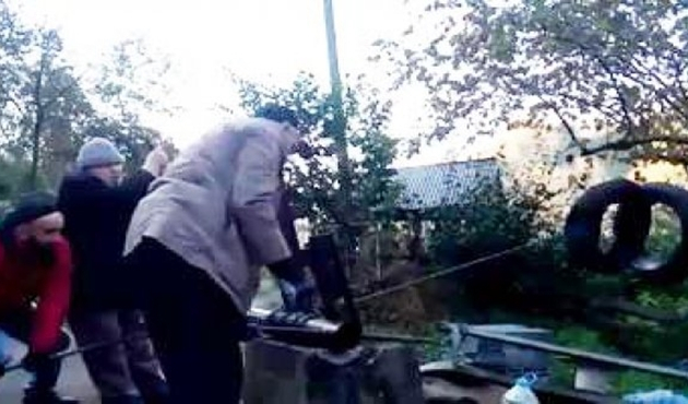 Teleferik kurarken demir çubuk çenesine çarptı; 30 dikiş atıldı