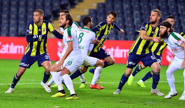 Fenerbahçe tek golle avantajı kaptı...