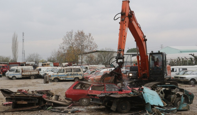 Manisa’daki hurda araçlar MKE’ye devredildi