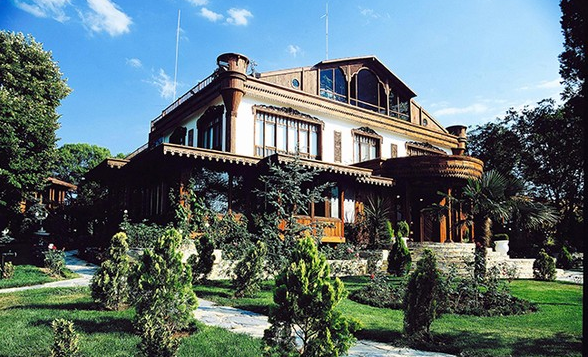 Adnan Oktar 'kediciklerine' lüks çiftlik yaptırdı!