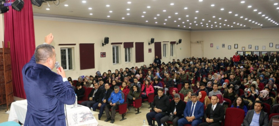 Eğitimci Yazar Tanışır’dan konferans
