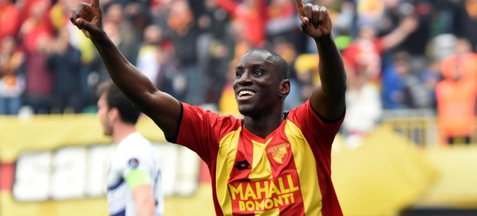 Demba Ba bombası!