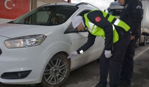 Tatvan’da kış lastiği uygulaması yapıldı