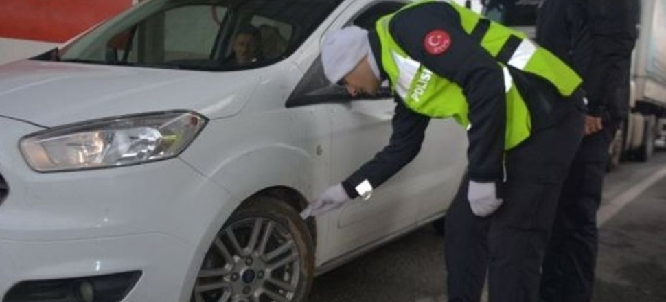 Tatvan’da kış lastiği uygulaması yapıldı