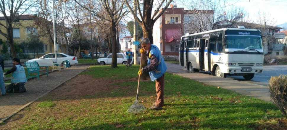 Merkezefendi’de parklarda kış bakımı