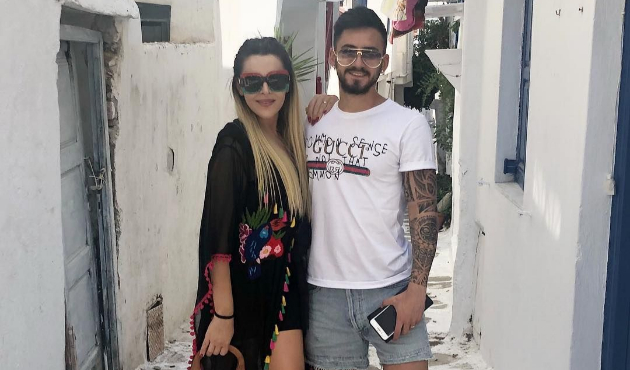 Selin Ciğerci futbolcu sevgilisiyle evleniyor!