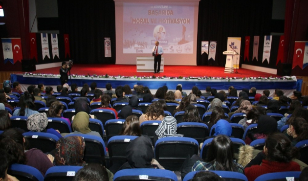 Öğrencilere ‘Başarıda Moral ve Motivasyon’ konferansı