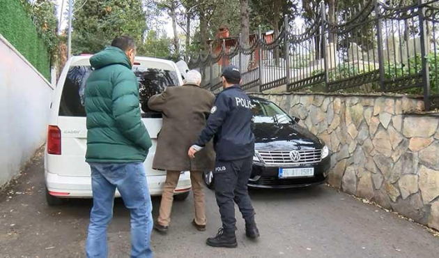 İstanbul'un göbeğinde yaşlı adama kabusu yaşattılar!
