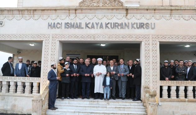 Diyanet İşleri Başkanı Erbaş gençlerle sabah namazı kıldı