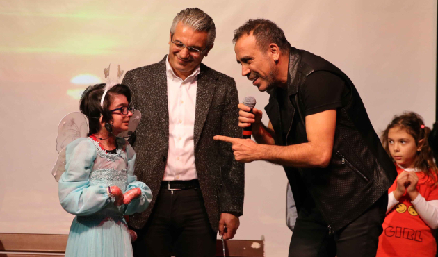 Haluk Levent ve kelebek kız "Elfida"nın ağlatan buluşması...