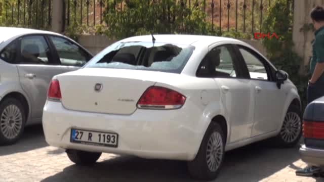 Hainler polise eşi ve çocuğunun yanında saldırdı