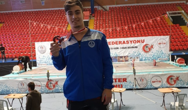 Kağıtspor’lu Mert dünya şampiyonası yolcusu