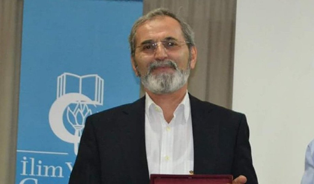 O profesör görevden alındı!