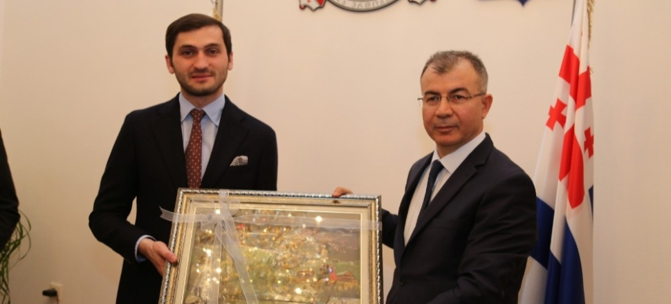 Artvin, Trabzon ve Ardahan valileri Batum’da