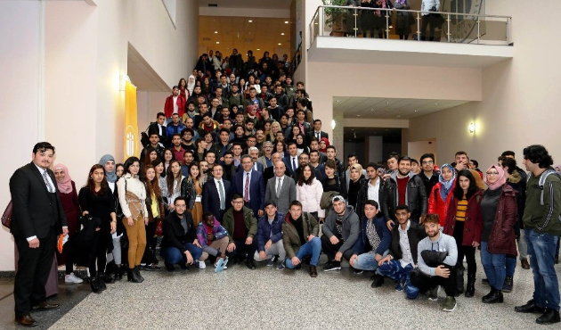 Rektör Kızılay, yabancı öğrencilerle buluştu