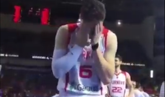 Cedi, Peygamber Efendimizin dua sünnetini yapıyor!