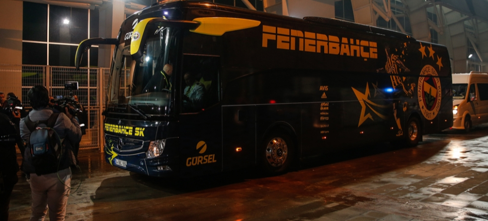 Ali Koç'tan futbolculara otobüs cezası...