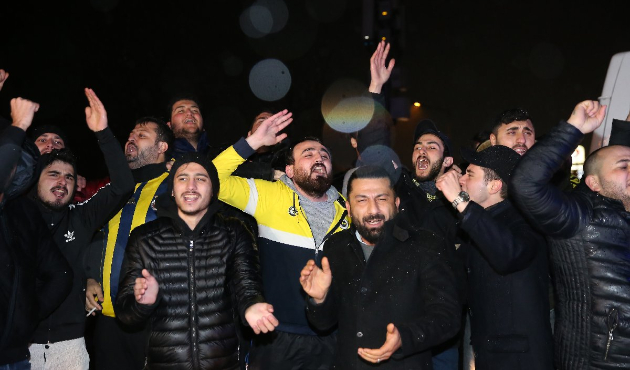 Fenerbahçe'ye Samandıra'da tepkili karşılama!