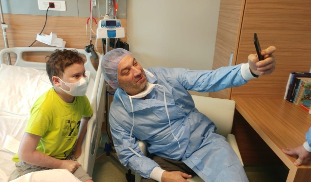 "Mesut Komiser"den Emir Kaan’a sürpriz ziyaret
