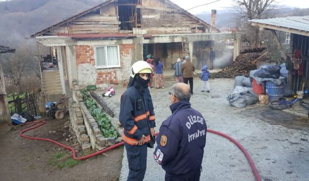Kalorifer kazanı patladı saçları yanarak kurtuldu