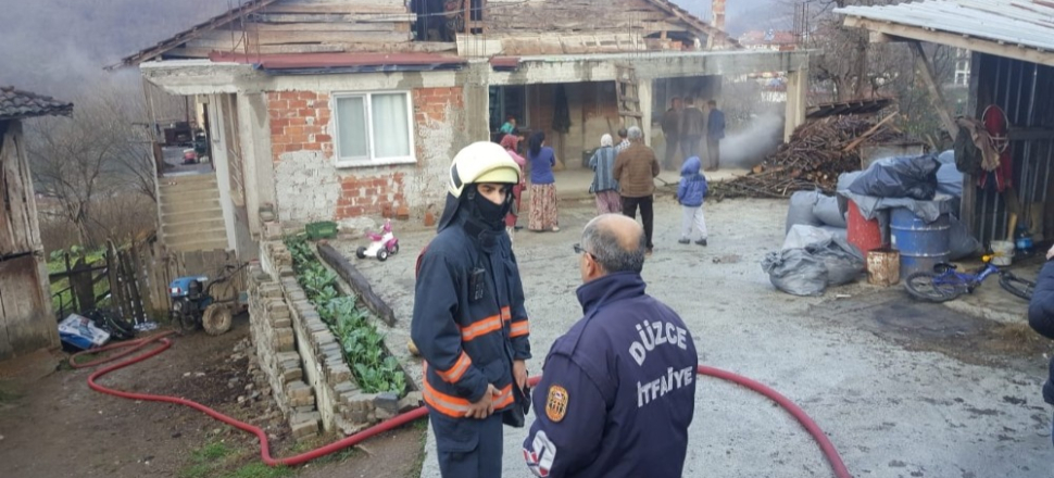 Kalorifer kazanı patladı saçları yanarak kurtuldu