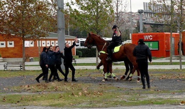 İstanbul Emniyeti'nin kadın süvarileri devriyede!